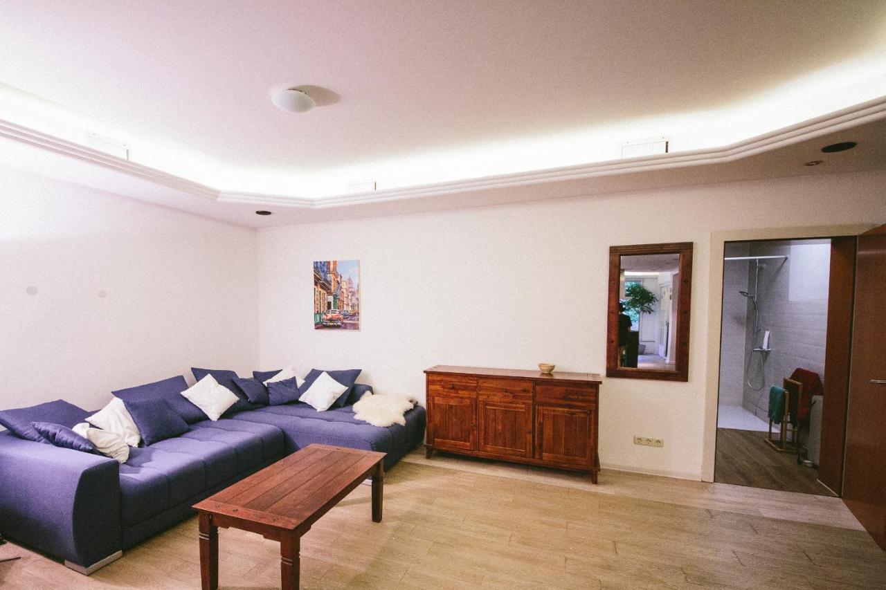 רודולשטאדט Grosse & Voll Ausgestattete Apartments, Studios, Doppelzimmer, Workspace, Parkplatz, Netflix, Prime & Schnelles Wifi In Ruhiger Lage Mit Garten מראה חיצוני תמונה