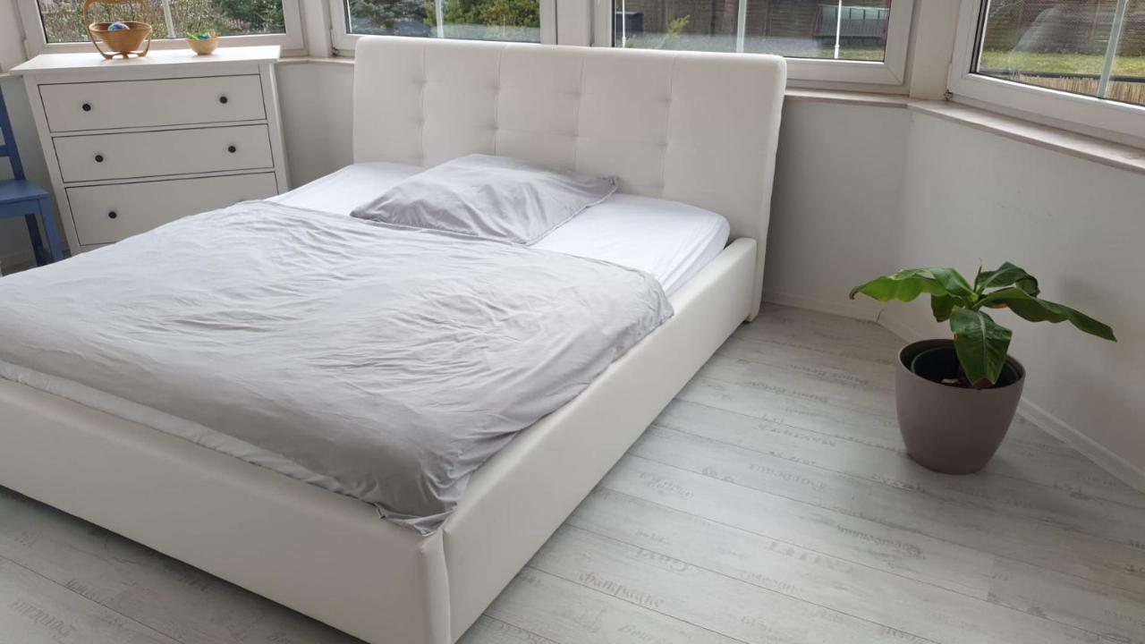רודולשטאדט Grosse & Voll Ausgestattete Apartments, Studios, Doppelzimmer, Workspace, Parkplatz, Netflix, Prime & Schnelles Wifi In Ruhiger Lage Mit Garten מראה חיצוני תמונה