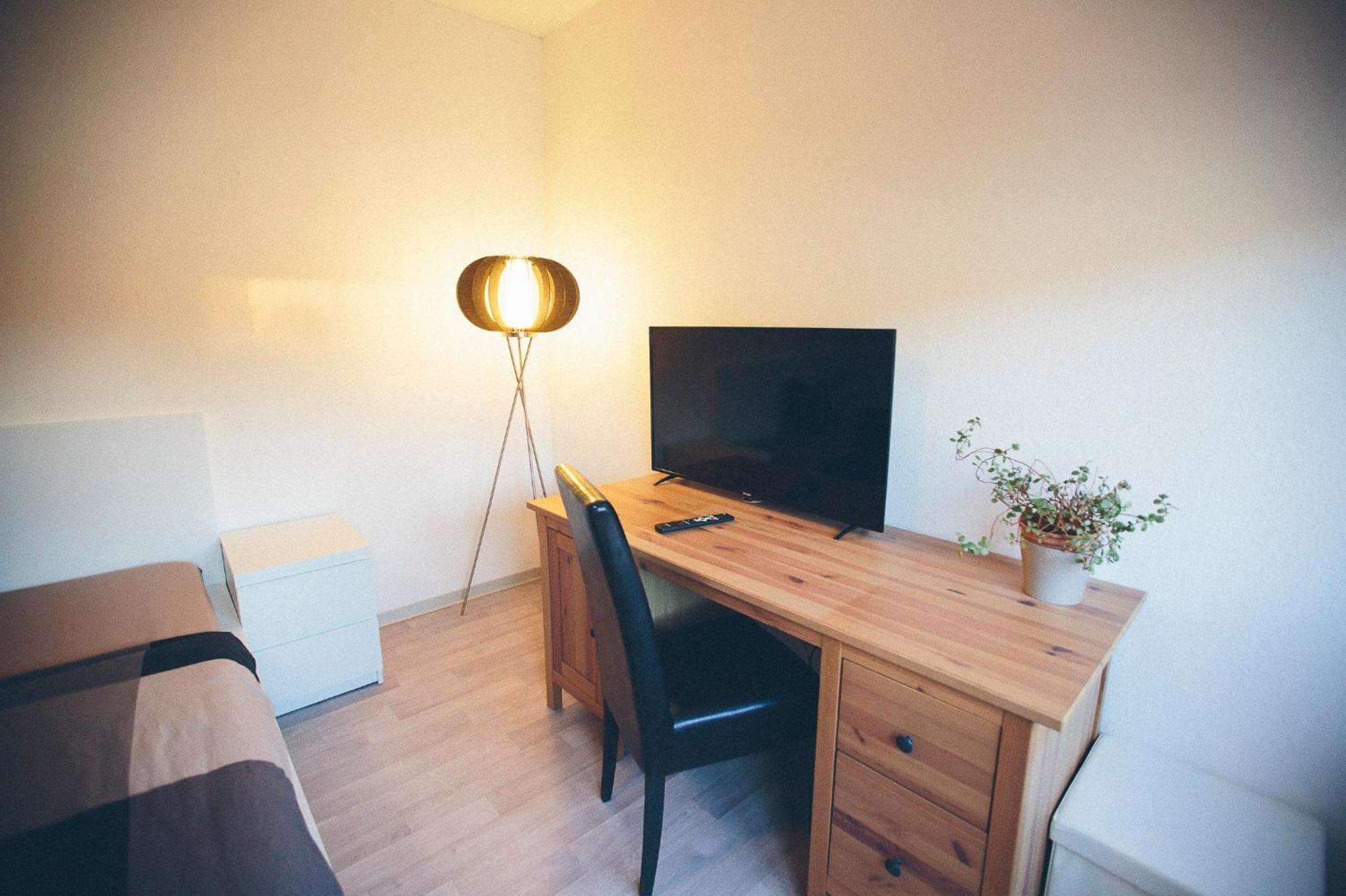 רודולשטאדט Grosse & Voll Ausgestattete Apartments, Studios, Doppelzimmer, Workspace, Parkplatz, Netflix, Prime & Schnelles Wifi In Ruhiger Lage Mit Garten מראה חיצוני תמונה