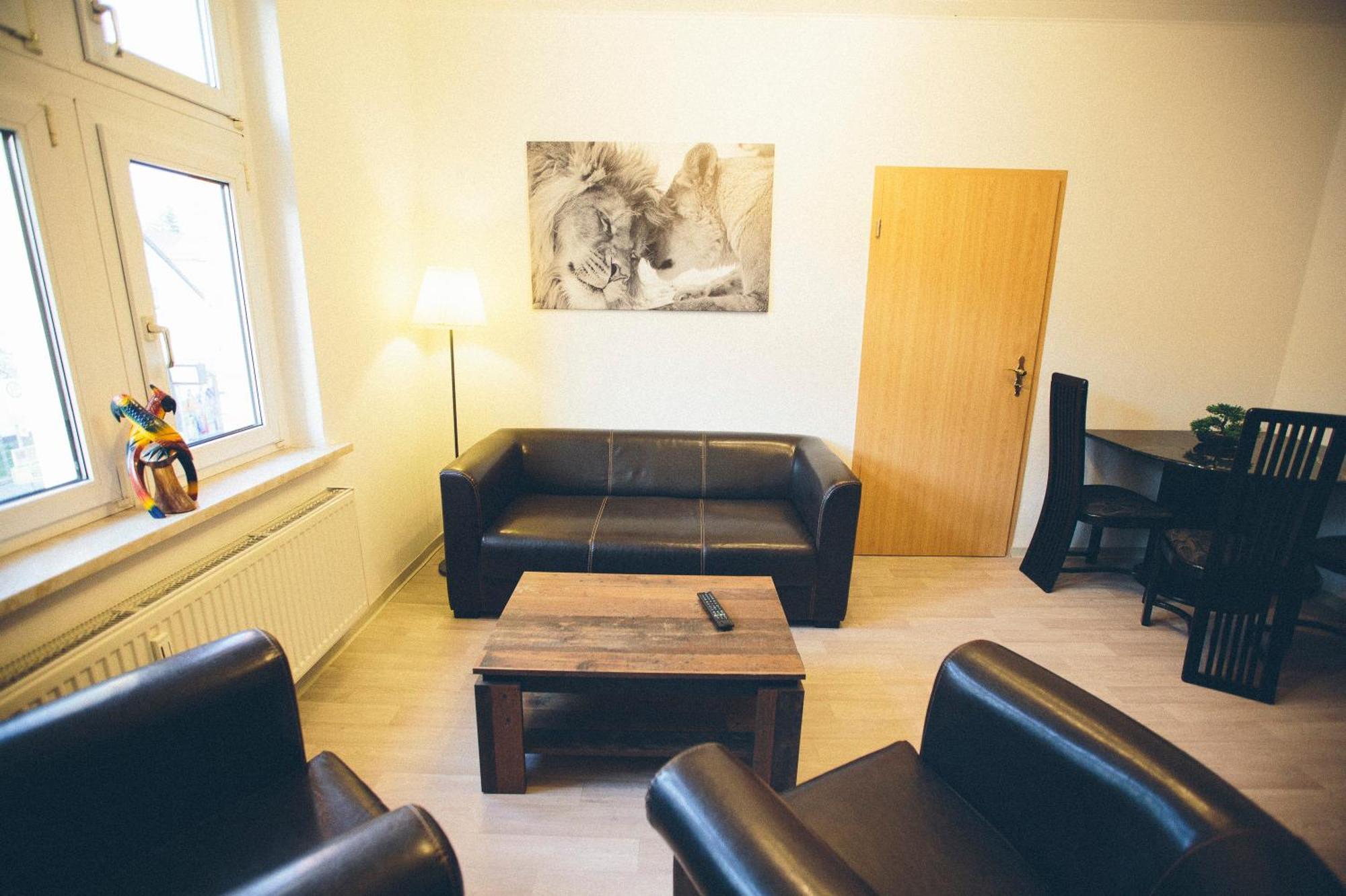 רודולשטאדט Grosse & Voll Ausgestattete Apartments, Studios, Doppelzimmer, Workspace, Parkplatz, Netflix, Prime & Schnelles Wifi In Ruhiger Lage Mit Garten חדר תמונה
