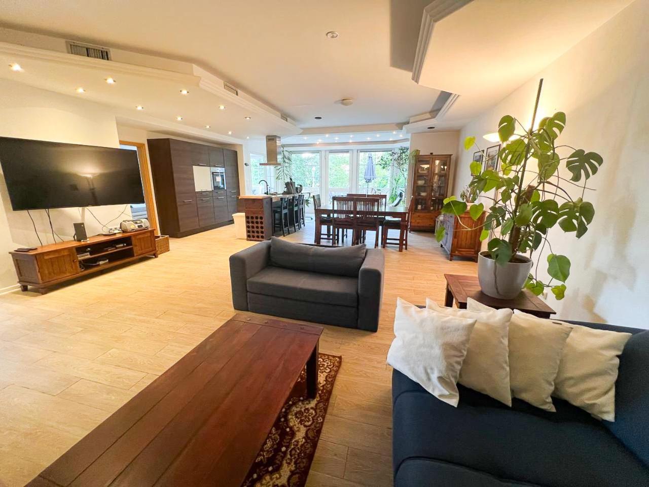 רודולשטאדט Grosse & Voll Ausgestattete Apartments, Studios, Doppelzimmer, Workspace, Parkplatz, Netflix, Prime & Schnelles Wifi In Ruhiger Lage Mit Garten מראה חיצוני תמונה