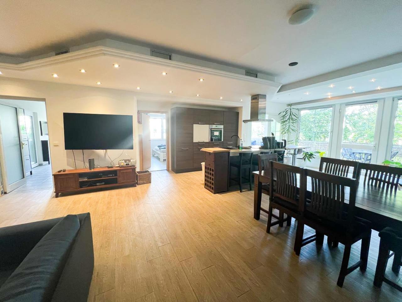 רודולשטאדט Grosse & Voll Ausgestattete Apartments, Studios, Doppelzimmer, Workspace, Parkplatz, Netflix, Prime & Schnelles Wifi In Ruhiger Lage Mit Garten מראה חיצוני תמונה
